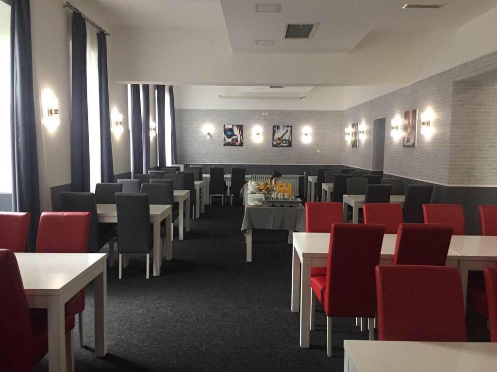 Hostel Levicki Slavonski Brod Buitenkant foto