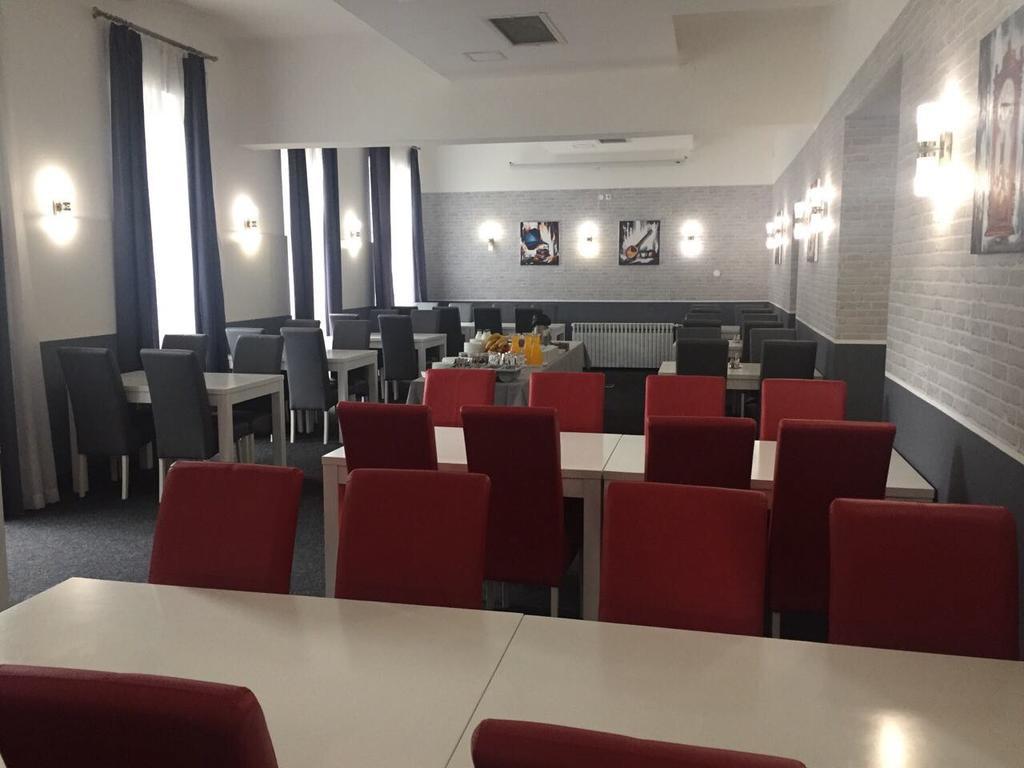 Hostel Levicki Slavonski Brod Buitenkant foto